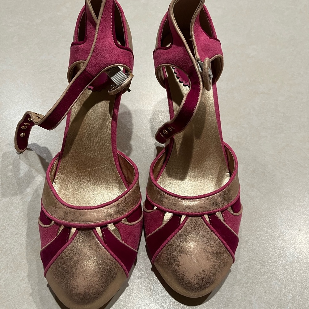 Joe Browns Pink and Gold Heels with Elegant Design